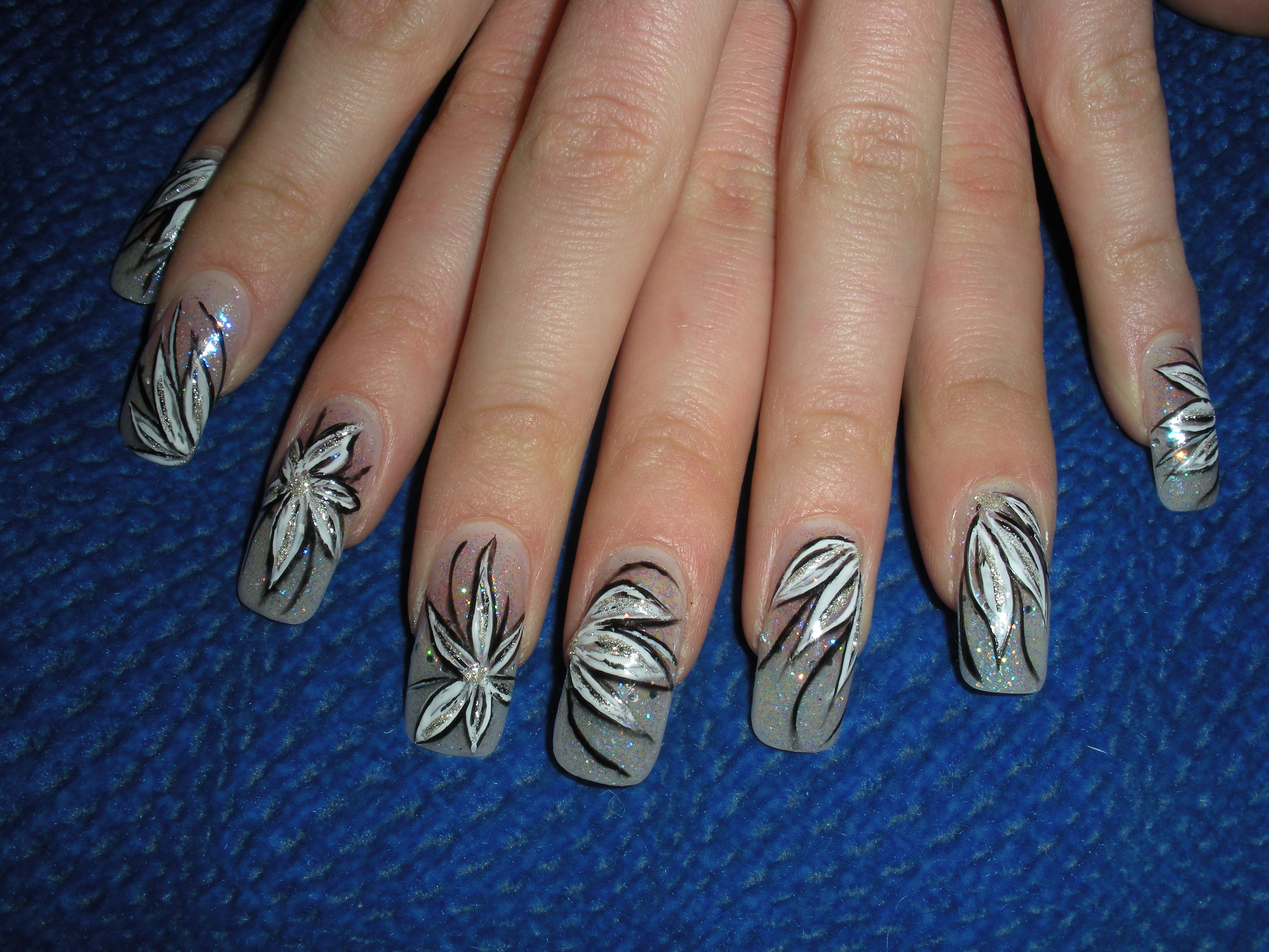 Фольга на ногтях. 40 идей дизайна с фольгой, фото Nailsoftheday Фольга на ногтях. 40 идей дизайна с фольгой, фото Nailsoftheday